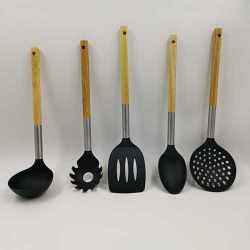 Set kuhinjskih alatki sa drvenom drškom 5 kom
